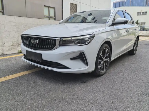 Geely Emgrand 2022