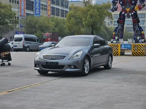 Infiniti G 2010