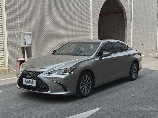 Lexus ES 2023