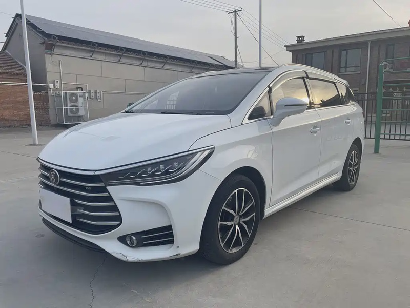 BYD MAX