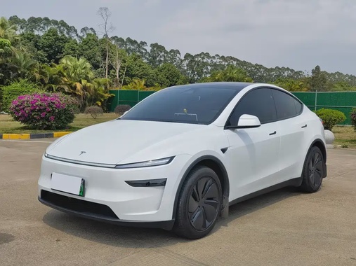 Tesla Model Y 2025