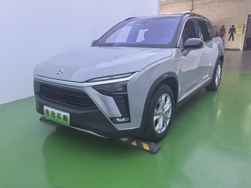 NIO ES8