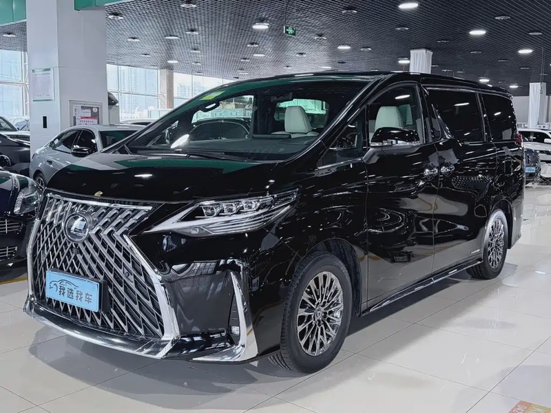 Lexus LM