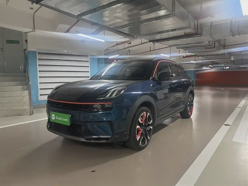 Lynk & Co 06
