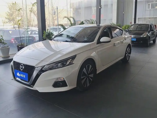 Nissan Teana 2022