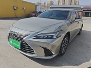 Lexus ES 2025