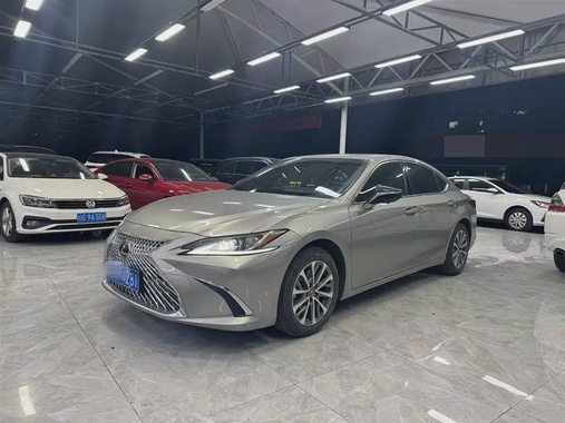 Lexus ES 2024