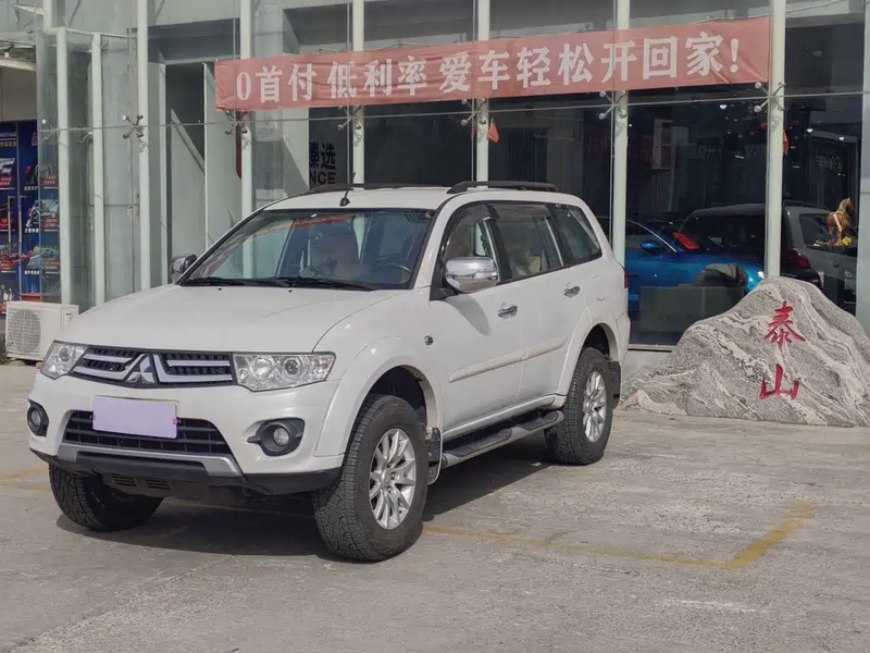 Mitsubishi Pajero Sport