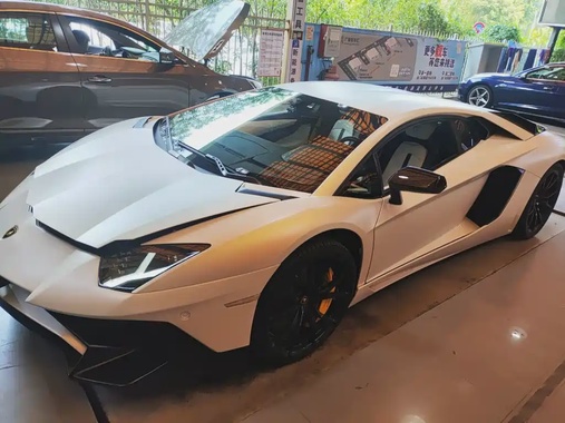 Lamborghini Aventador 2013