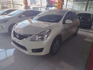 Nissan Tiida 2015