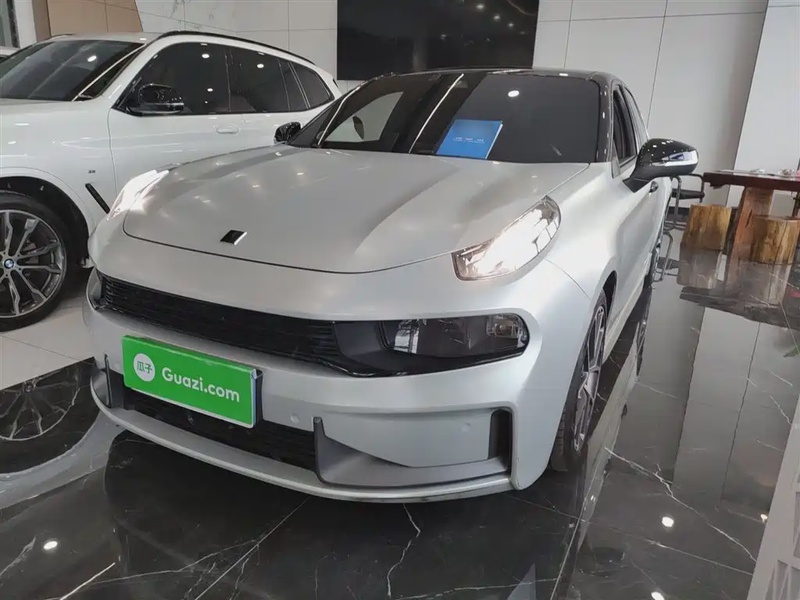 Lynk & Co 03