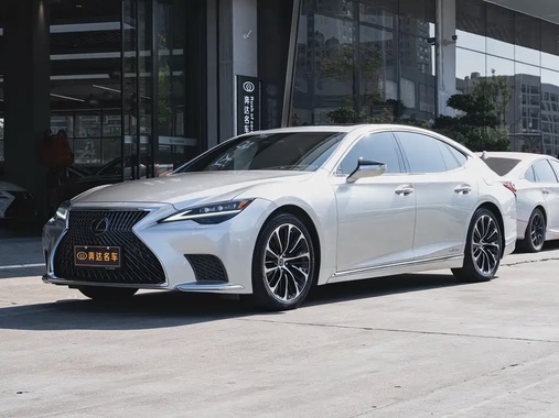 Lexus LS 2021