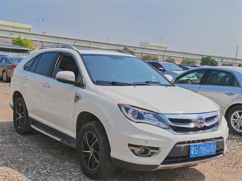 BYD S7