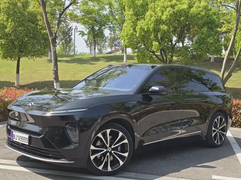 NIO ES8