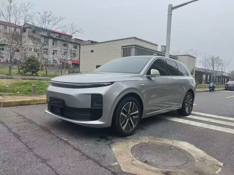 Li Auto L6
