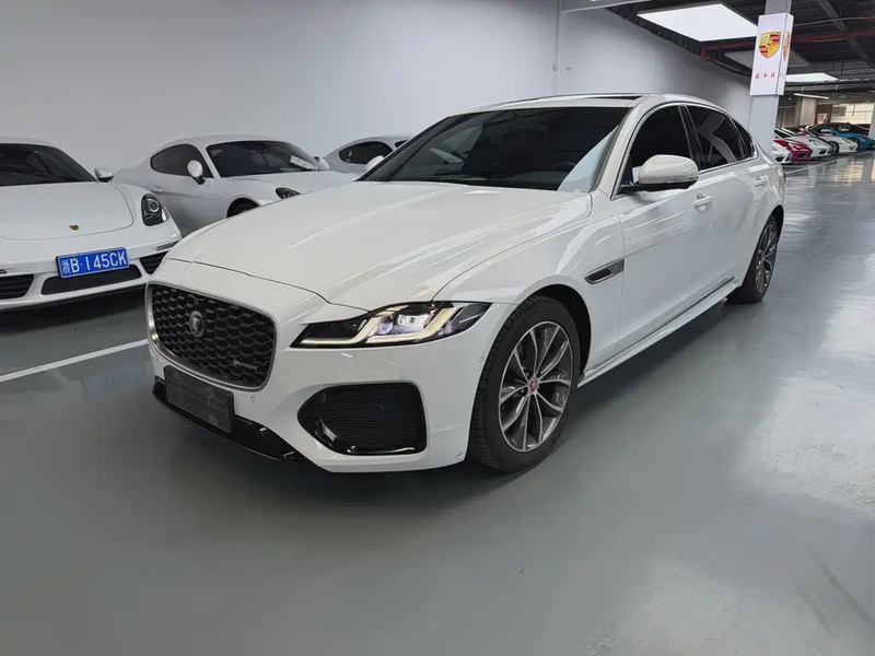 Jaguar XFL