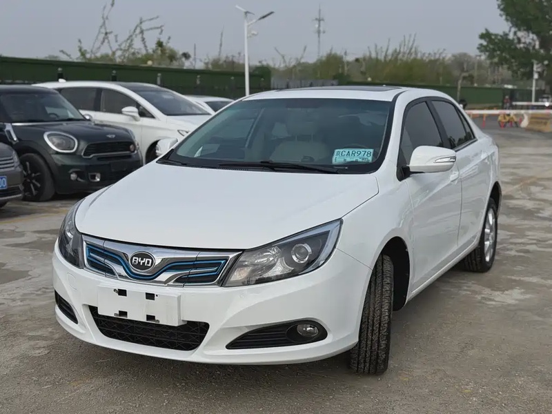 BYD e5
