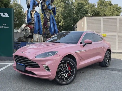 Aston Martin DBX 2021