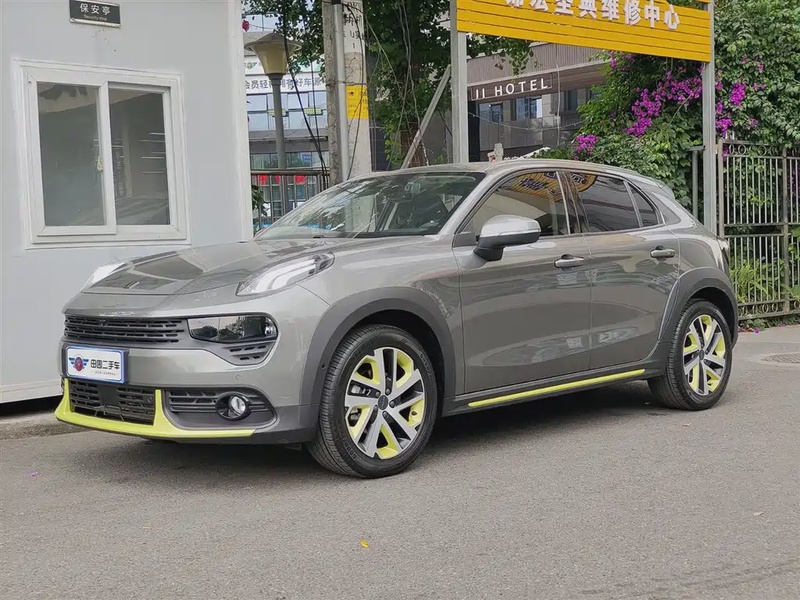 Lynk & Co 02