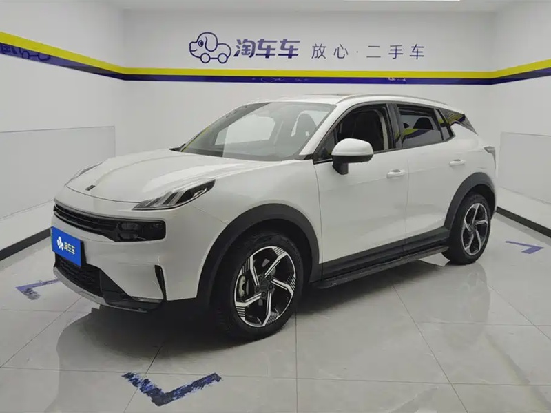Lynk & Co 06