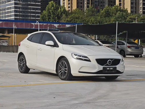 Volvo V40 2018
