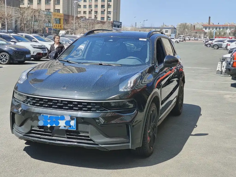 Lynk & Co 01