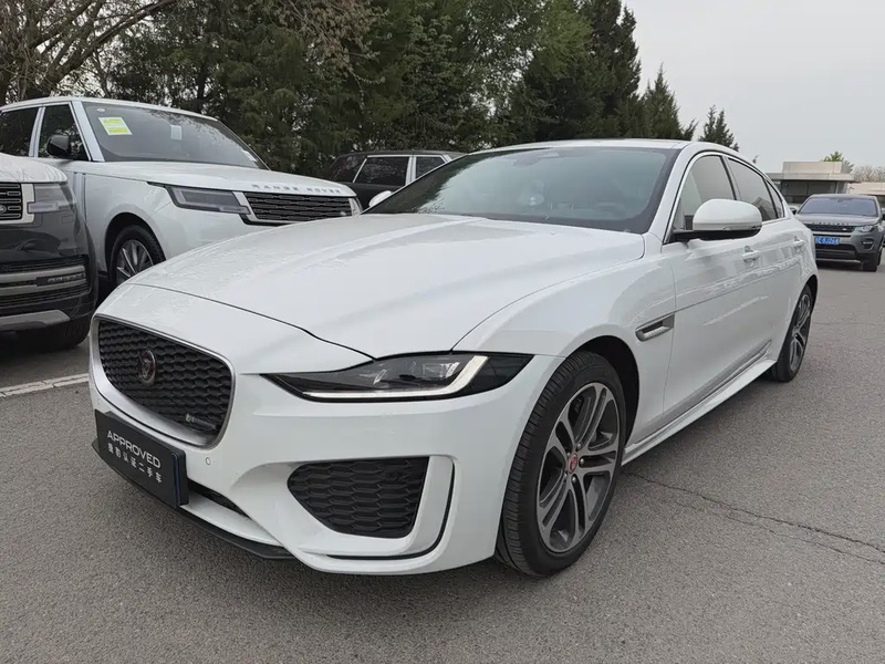 Jaguar XE