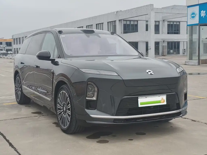 NIO ES8