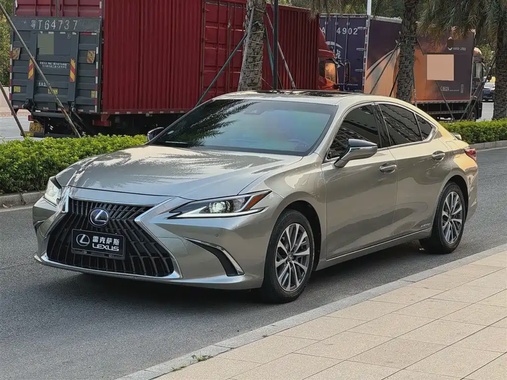 Lexus ES 2022