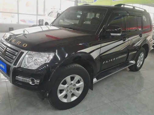 Mitsubishi Pajero 2020