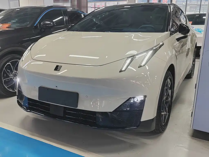 Lynk & Co Z20