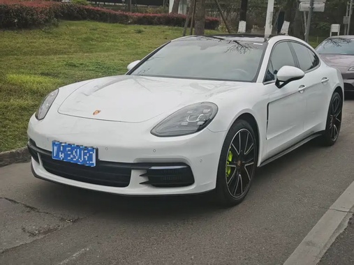 Porsche Panamera 2021