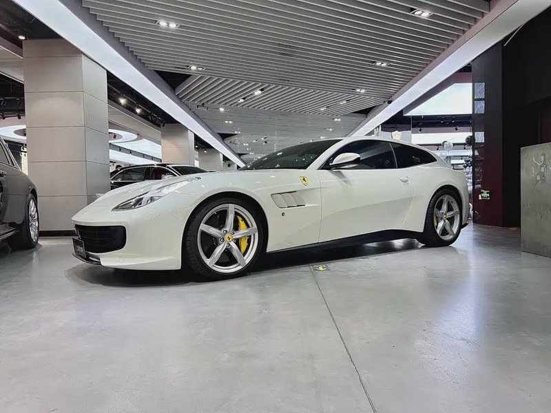 Ferrari GTC4Lusso