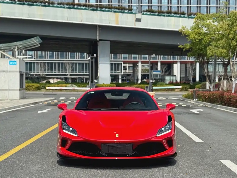 Ferrari F8