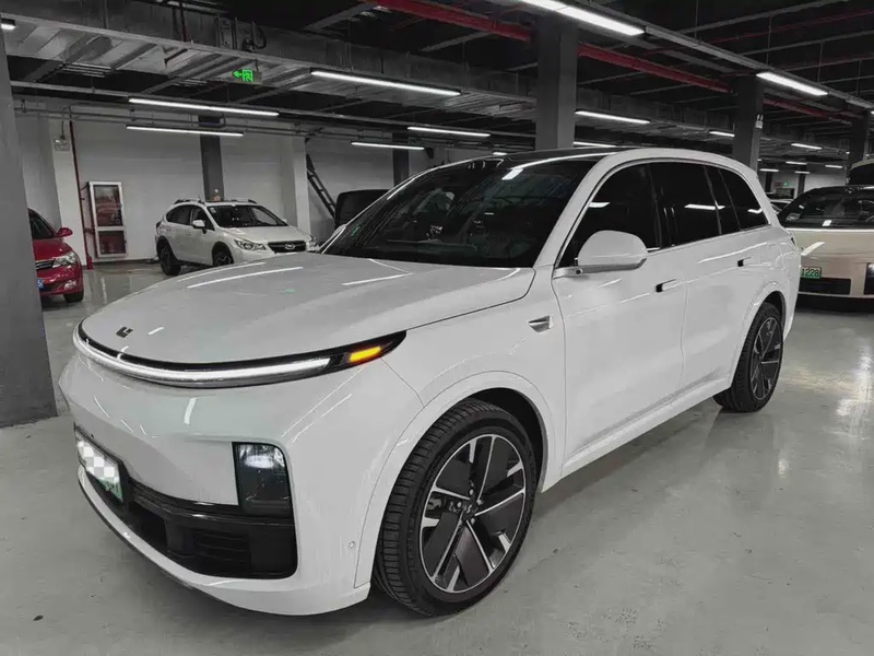 Li Auto L8