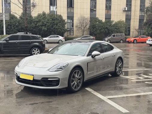 Porsche Panamera 2021