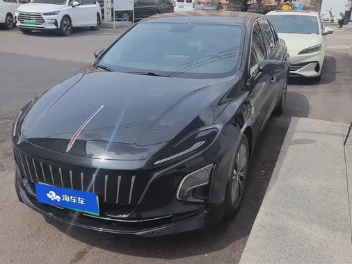 Hongqi E-QM5 2024