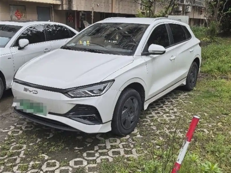 BYD e2
