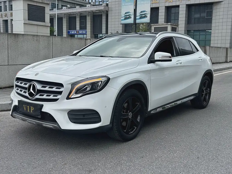 Mercedes-Benz GLA-Class