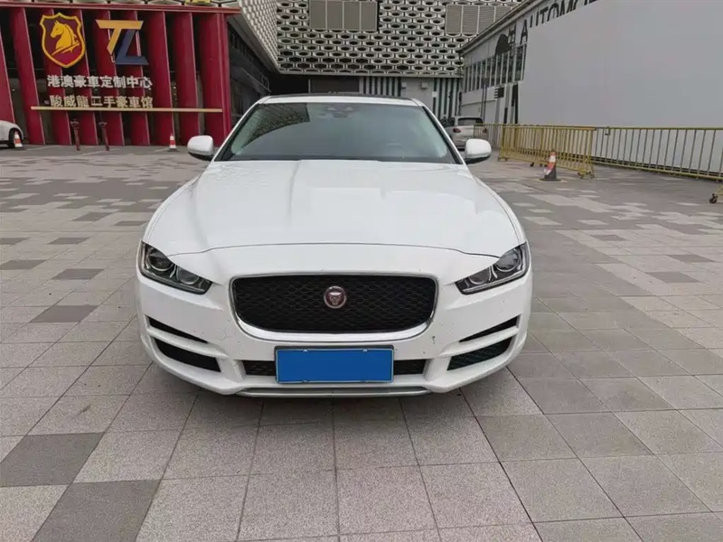 Jaguar XE