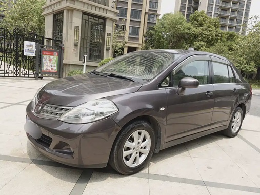 Nissan Tiida 2010
