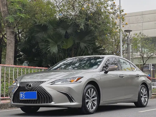 Lexus ES 2019