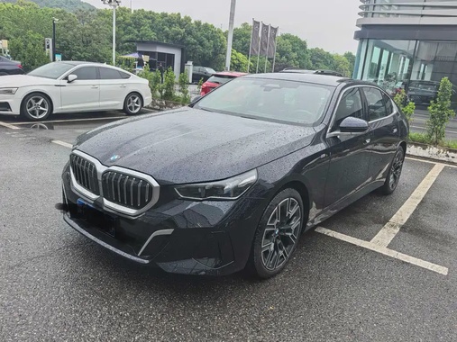 BMW 5 Series 2025