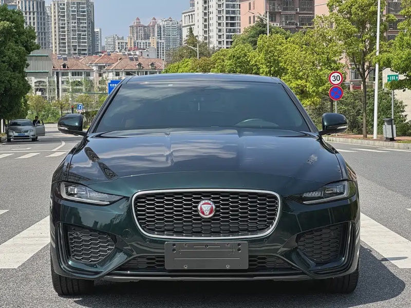 Jaguar XE