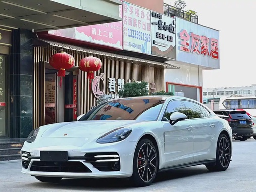 Porsche Panamera 2021