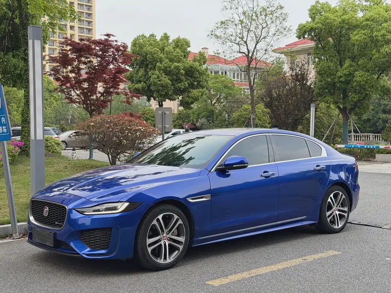 Jaguar XE