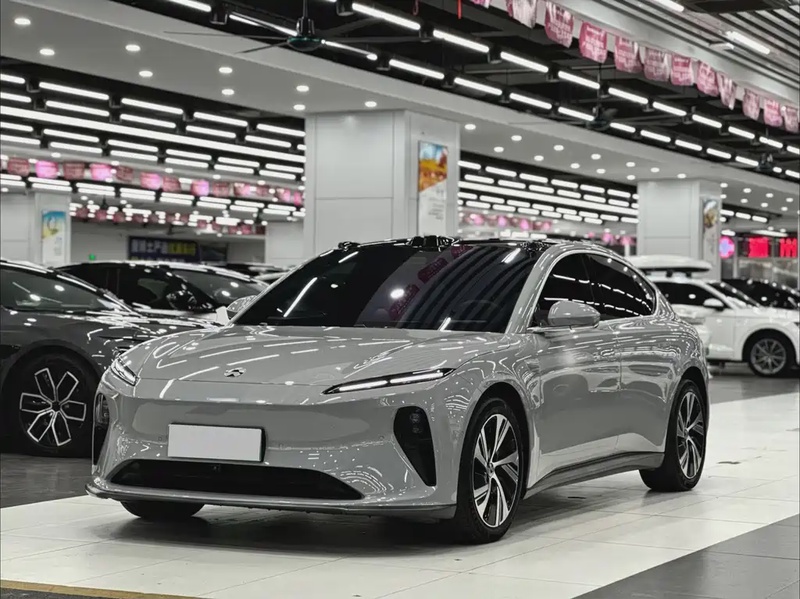 NIO ET5
