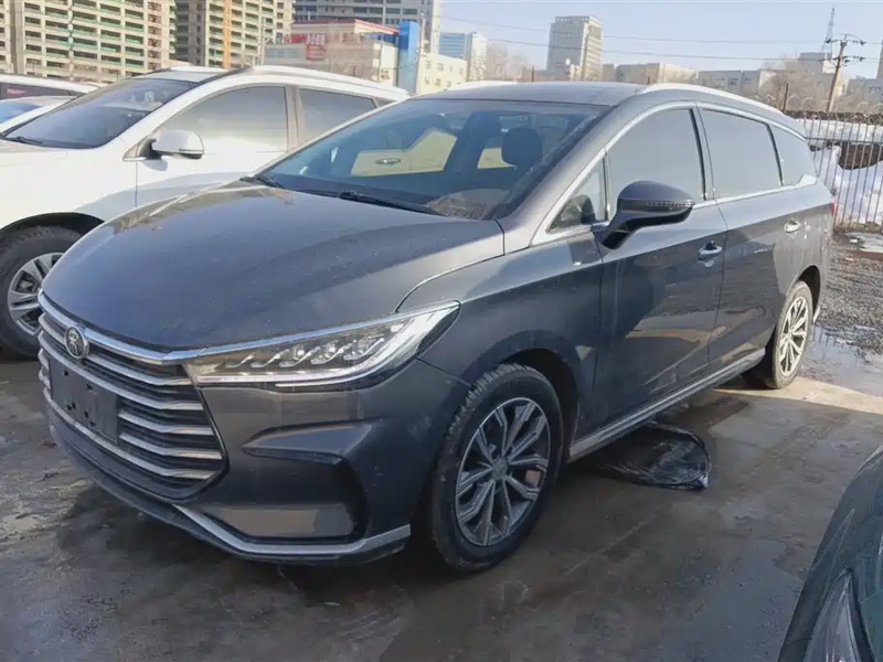 BYD MAX