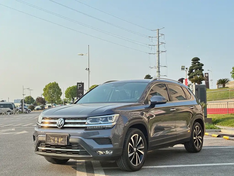 Volkswagen Tharu