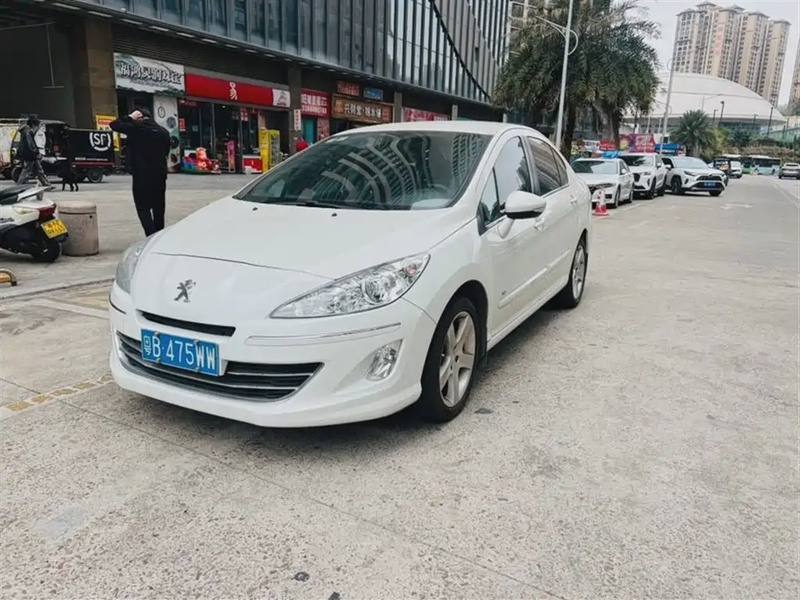 Peugeot 408